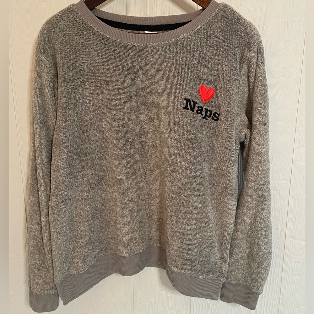 SO Women’s Sleepwear Pajama Fuzzy Gray Heart Nap Long Sleeve Shirt Size Medium